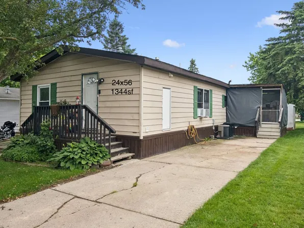 1908 Borman Ct, Milford, MI 48381