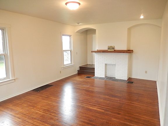 2nd image of 505 N Kenilworth Ave