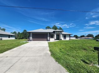 2107 E 10th St, Lehigh Acres, FL 33936