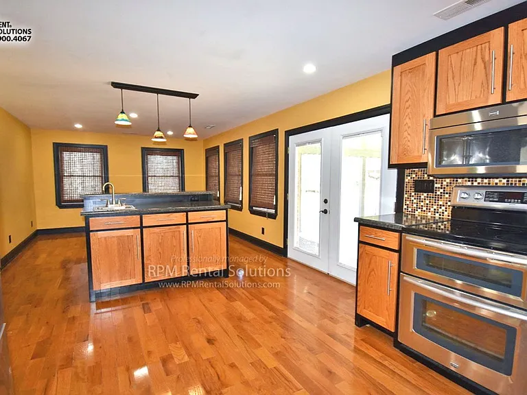 304 Jakes Ave — Photo 5