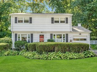 13 Kenneth Rd, White Plains, NY 10605