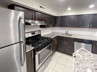 875 W Lill Ave APT C1, Chicago, IL 60614