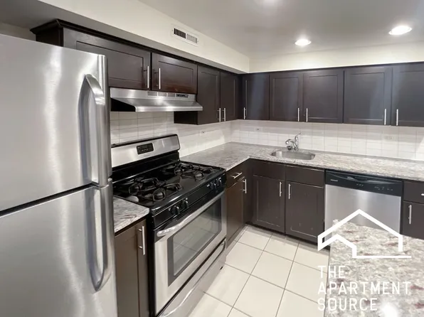 875 W Lill Ave APT C1, Chicago, IL 60614