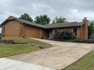 3028 W 69th St S, Tulsa, OK 74132