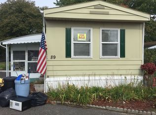 1964 River Rd, Calverton, NY 11933