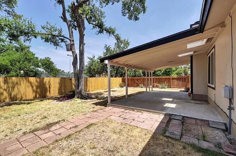 11428 Bristle Oak Trl — Photo 25