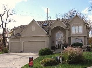 300 NE Oaks Ridge Dr, Lees Summit, MO 64064