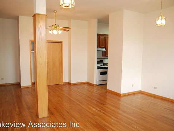 4th image of 2417 N Western Ave #2B