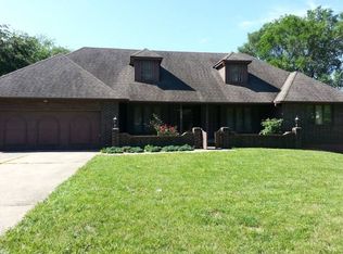 1045 Tam O Shanter Dr, Kansas City, MO 64145