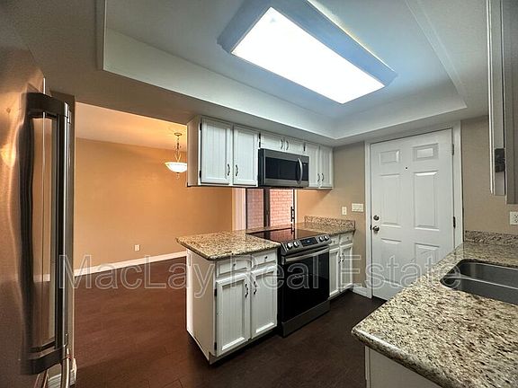 2nd image of 963 N Revere