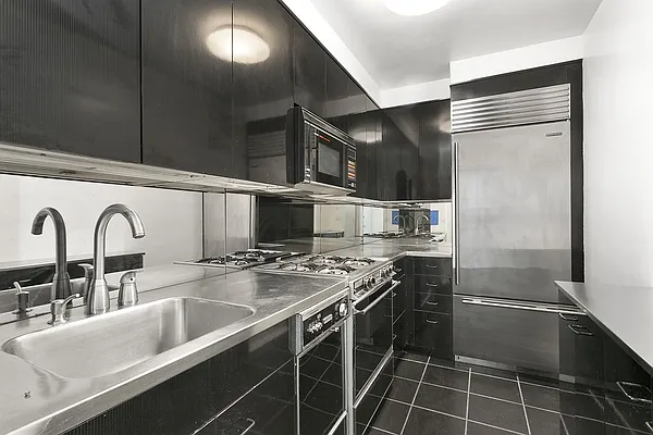 Sold by Corcoran | media 14