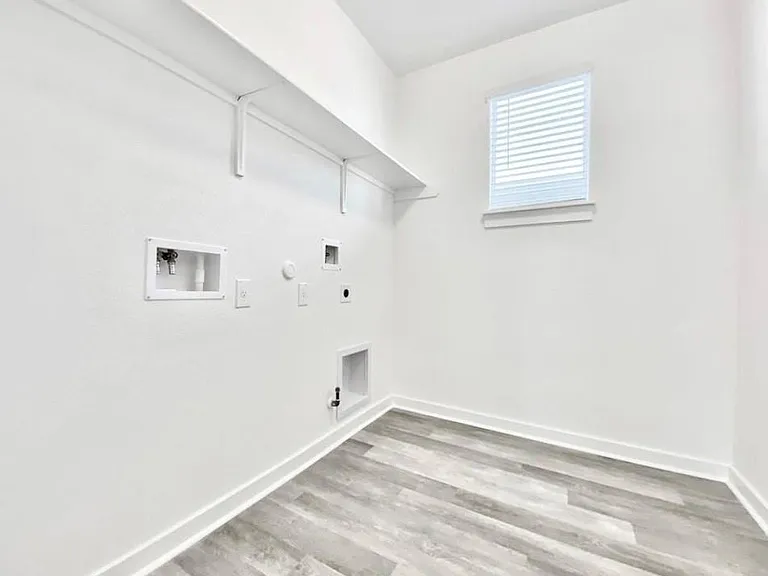 7925 Linnie Ln — Photo 18