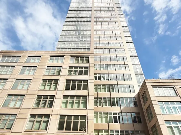 305 East 51st Street image 12 of 21