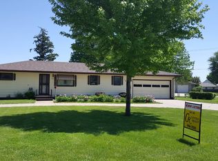 1832 25th St, Central City, NE 68826