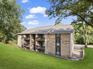 803 Lancashire Dr #813-02, Edwardsville, IL