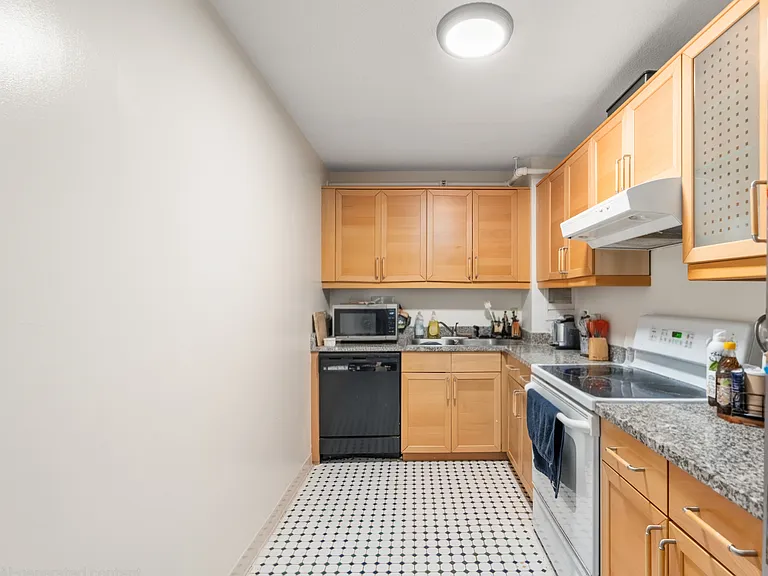 872 Massachusetts Ave #303 — Photo 18