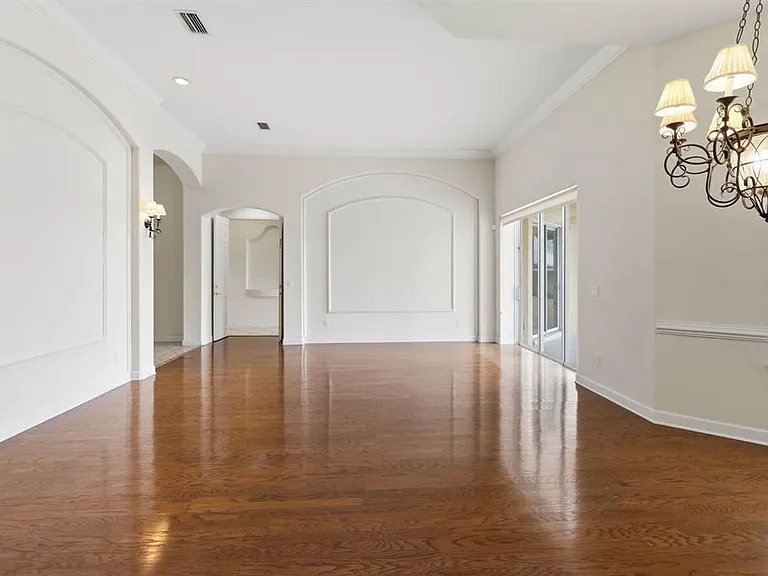 8310 Tivoli Dr — Photo 4