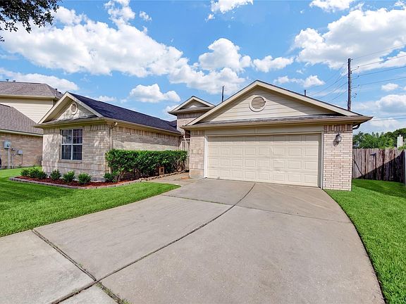 4th image of 702 Hollyhock Dr