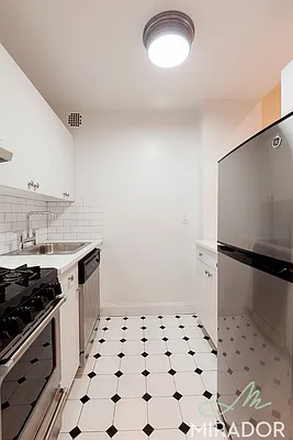 Rented by Mirador Real Estate | media 10