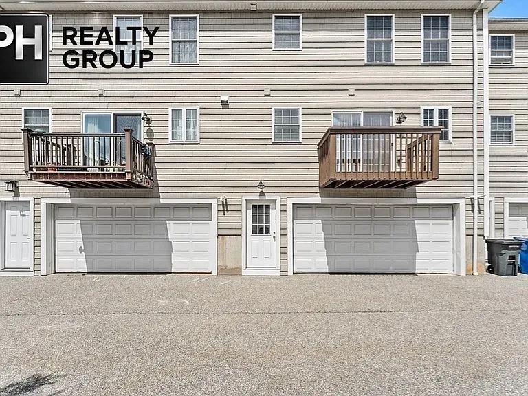 30 Russell St #5 — Photo 22