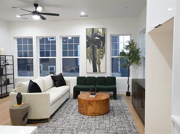 3rd image of 629 N Tyler St #106