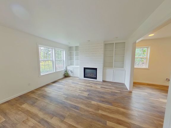 5th image of 890 Pine Forest Dr