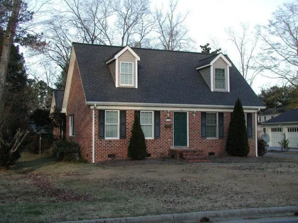 210 W 12th St, Washington, NC 27889