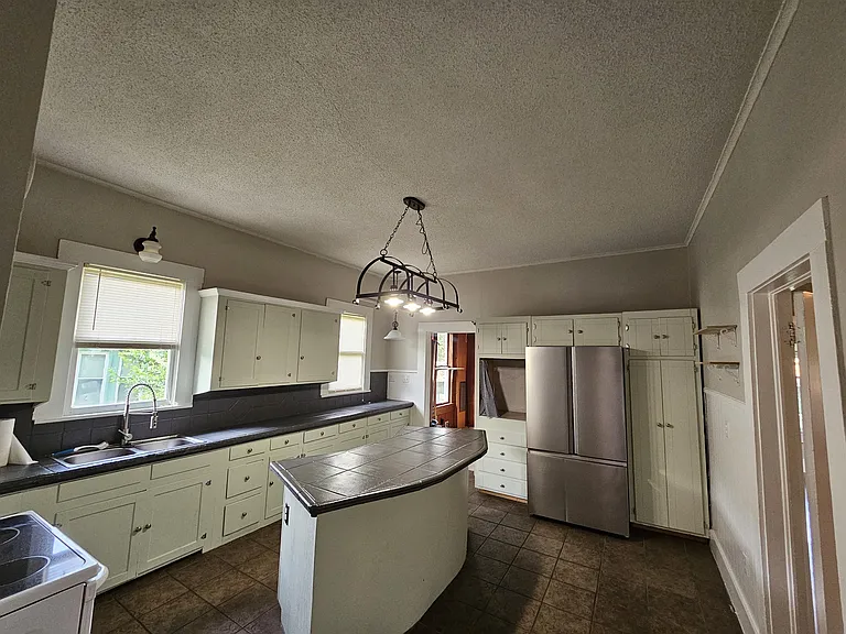 2312 Pecan St — Photo 4