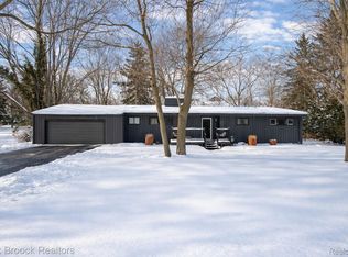 32700 Evergreen Rd, Beverly Hills, MI 48025