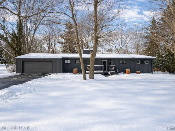 32700 Evergreen Rd, Beverly Hills, MI 48025