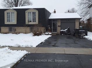 235 Louis Dr, Mississauga, ON L5B1Z1