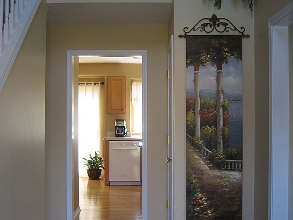 2-Story Foyer