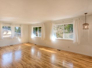 7125 137th Ave NE, Redmond, WA 98052