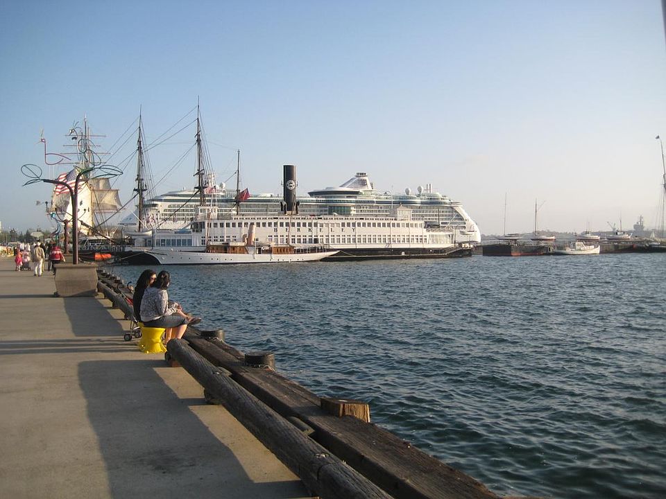 Downtown Harbor is only a few minutes away