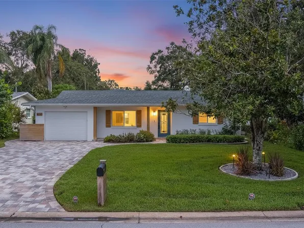 630 Magnolia St, Dunedin, FL 34698