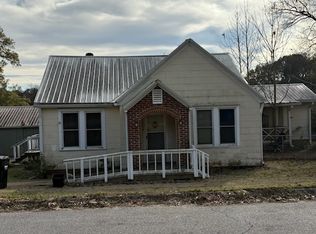 508 Pine St, West Point, GA 31833