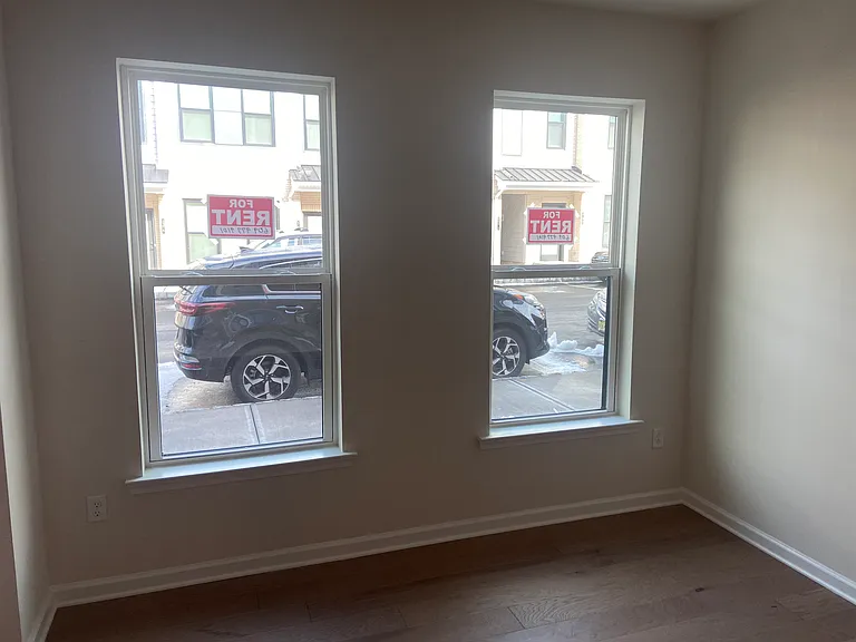 611 Parker Blvd — Photo 6