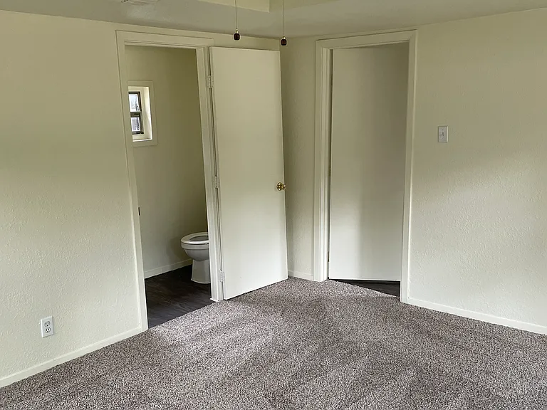 360 Sp Terry Rd — Photo 32