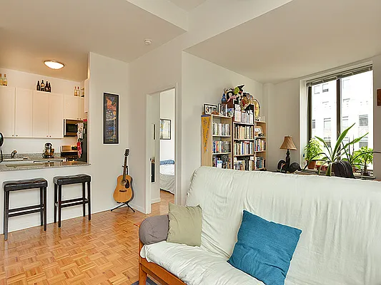 Rented by Cooper & Cooper Real Estate | media 18