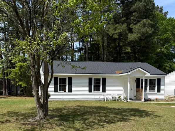 1821 East Trail Drive SE, Wilson, NC 27893