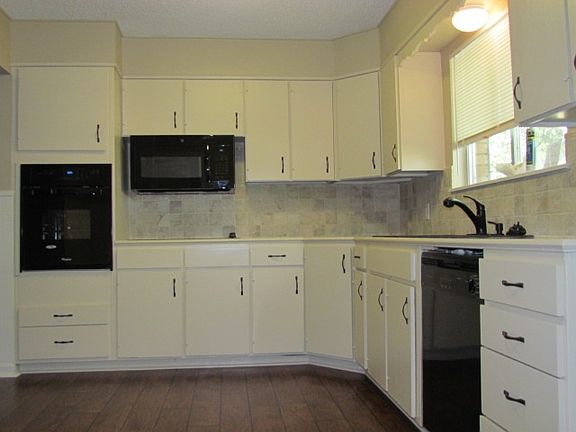 4th image of 1322 Parkdale Dr