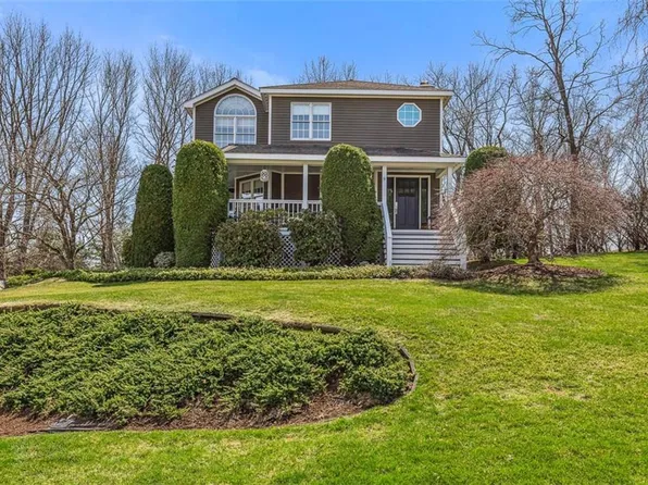 9 Heritage Dr, Lincoln, RI 02865