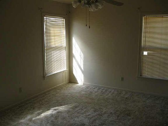 3rd image of 1557 Bradford St