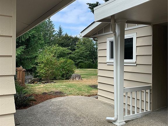 5th image of 3991 SE Lovell St