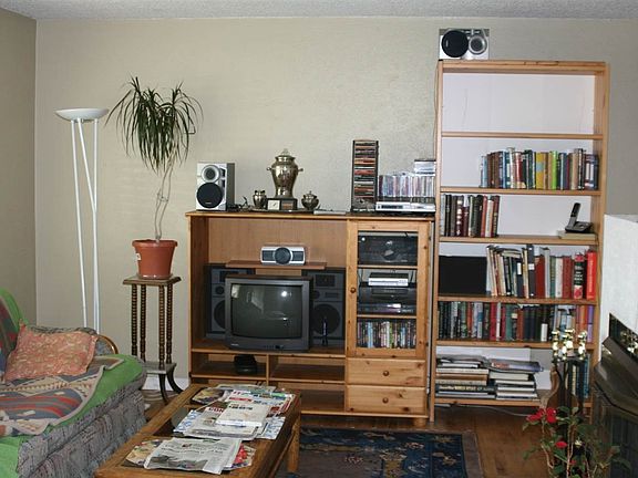 5th image of 227 E Heroy Ave