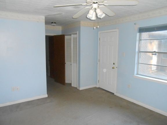 5th image of 105 Sharon Hills Dr