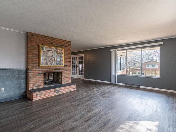 5th image of 16 Hillpoint St