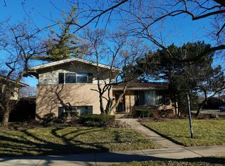 7842 Lake St, Morton Grove, IL 60053