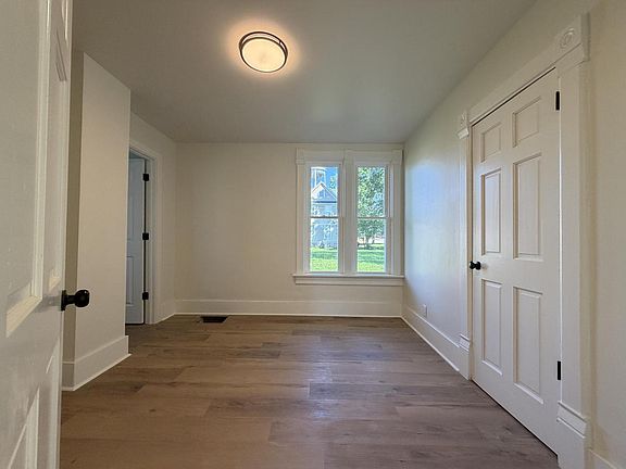 5th image of 59 E Walworth AVENUE #59 1/2