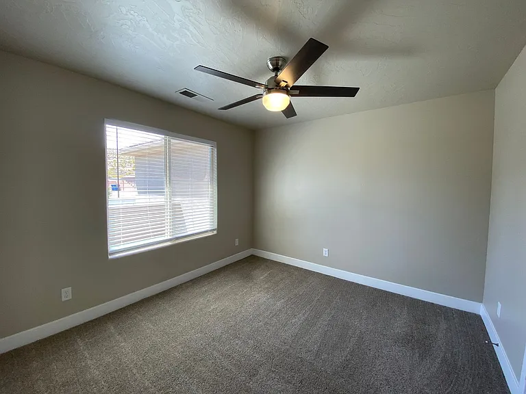 758 N 300 W — Photo 5